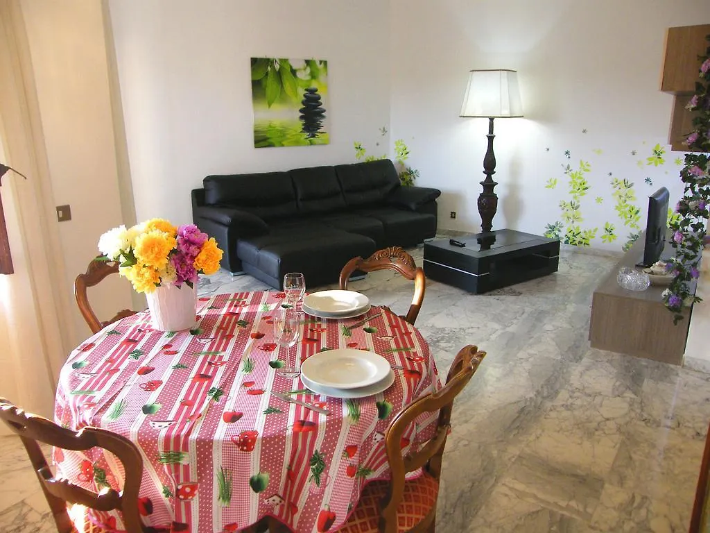 Rome In Green Apartment